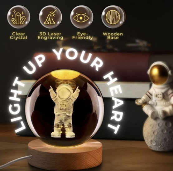 3D Kristallen Astronaut Lamp – LED Glas Bol met Houten Basis