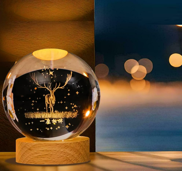 3D Kristallen Herten Lamp – LED Glasbol op Houten Basis – Nachtlamp & Luxe Cadeau Idee