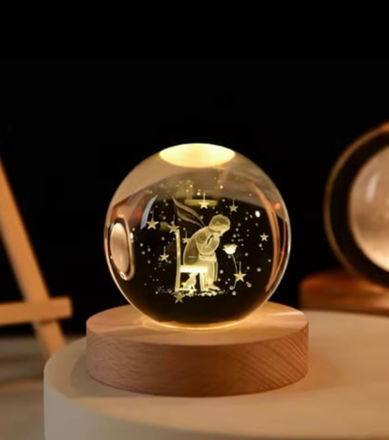 Liefdesfee 3D Kristallen Nachtlamp - USB LED Lamp met Houten Basis